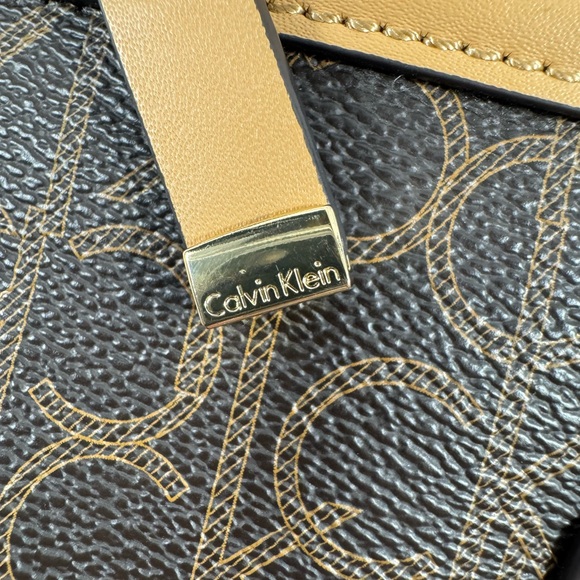 Calvin Klein Dark Brown Monogram Crossbody Purse - Like New - Rarely Used - Picture 15 of 15